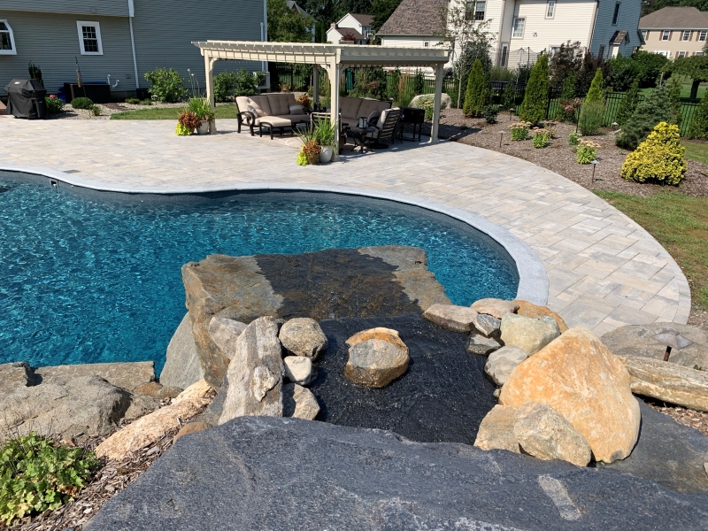 OUTDOOR SEATING AREA-WESTFIELD, MA-01085