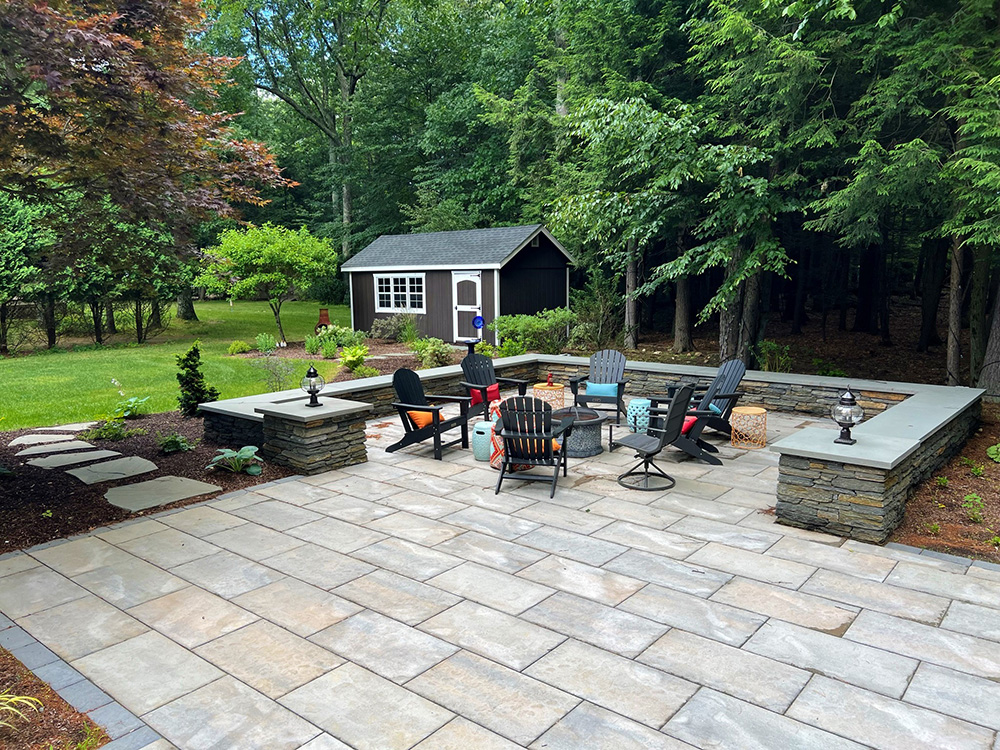 NATURAL STONE-SEAT WALL-EASTHAMPTON, MA-01027