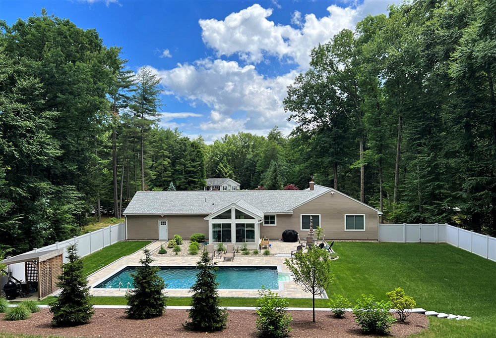 OUTDOOR ENTERTAINMENT-EASTHAMPTON, MA-01027